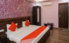 Hotel O Red Velvet Rooms & Banquet